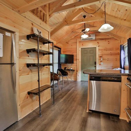 Thomas Cabin Forest Tiny Cabin With Hot Tub Chattanooga Exterior photo