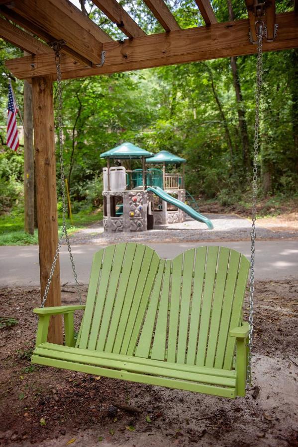 Thomas Cabin Forest Tiny Cabin With Hot Tub Chattanooga Exterior photo